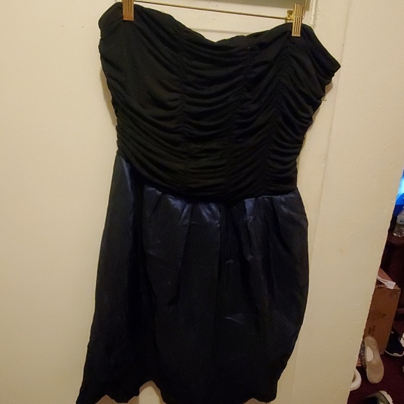 SNAP STRAPLESS DRESS - Picture 2 of 8